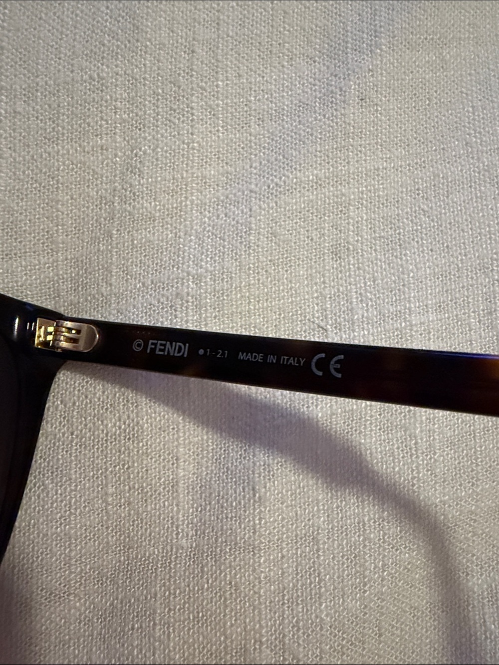 Fendi Tortoiseshell Cat-Eye Sunglasses with Gold Logo - Brown Gradient - Picture 5 of 5